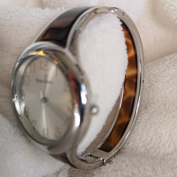NARMI Tortoise Silver Round Face Bangle Cuff Classic Watch - Picture 2 of 7